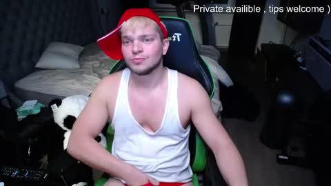 Snapshot of romantic_twunk chatting on November 22, 10:20 pm romantic_twunk online show from November 22, 10:20 pm