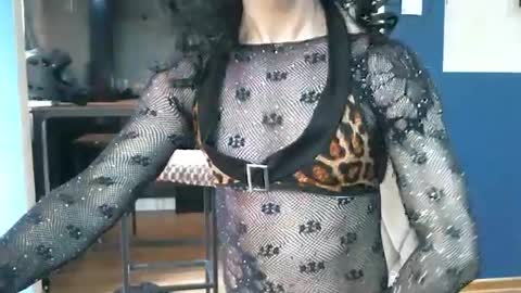romantico_erotico online show from June 7, 8:29 am