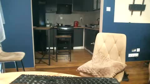romantico_erotico online show from August 2, 12:36 pm