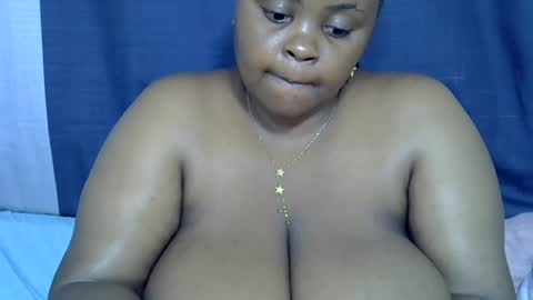Snapshot of romasweet28 chatting on July 18, 8:56 pm romasweet28 online show from July 18, 8:56 pm