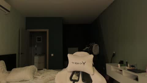 Romeo online show from February 10, 2:37 pm