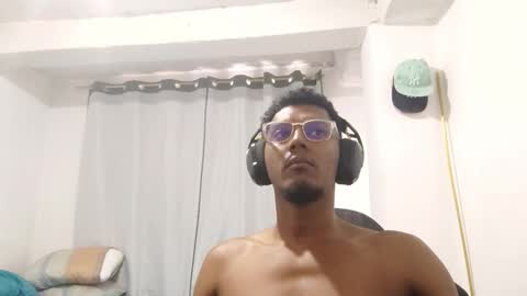 Snapshot of romeos_desire chatting on February 22, 2:15 pm romeos_desire online show from February 22, 2:15 pm