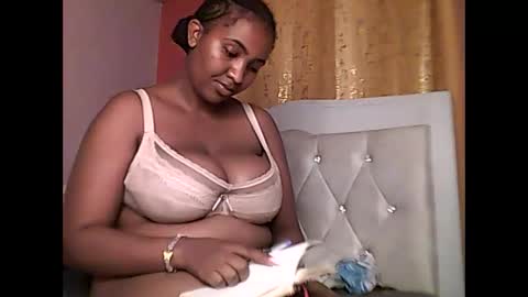 Romina 26 online show from May 6, 7:08 pm