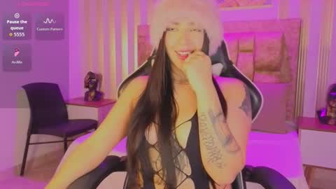 Snapshot of romy_0 chatting on March 19, 3:43 am Romy online show from March 19, 3:43 am