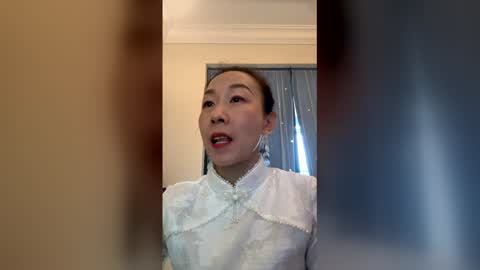 Snapshot of rongrong0329 chatting on June 1, 1:18 am sui sui online show from June 1, 1:18 am