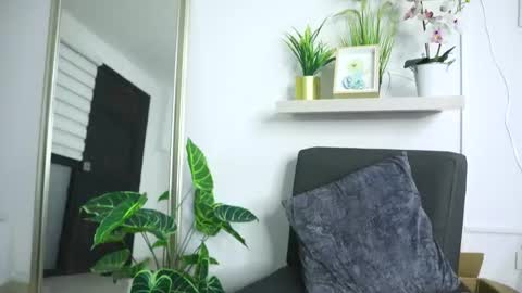 Roni online show from December 2, 1:55 am