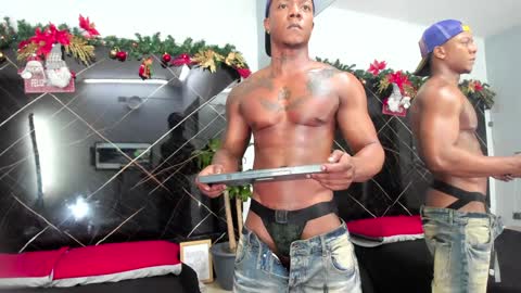 Ronnie 777 online show from December 4, 11:35 pm