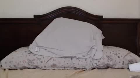 ronx3 online show from February 3, 3:04 am