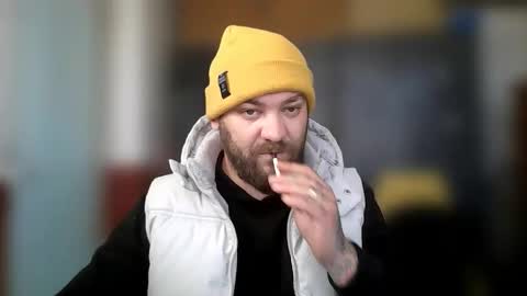 room21x online show from November 3, 7:31 am