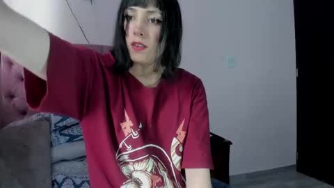 Snapshot of room312_ chatting on October 18, 6:52 pm Twelve 3 Inst Twelve 312002 Twitter Room312 2002 online show from October 18, 6:52 pm