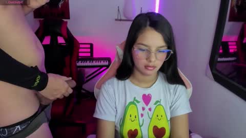 Snapshot of room_kitty chatting on March 4, 3:40 pm MIA AND PAUL online show from March 4, 3:40 pm