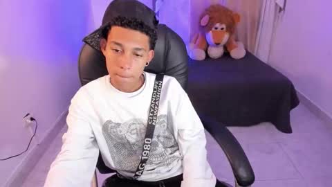 Snapshot of rooney_boy chatting on March 25, 3:56 am Rooney Boy online show from March 25, 3:56 am