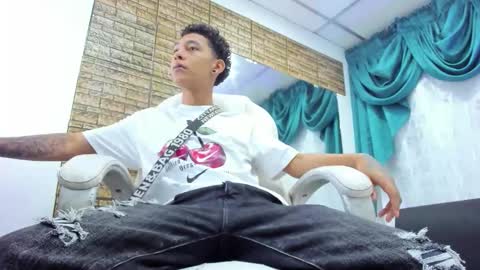 Snapshot of rooney_boy chatting on March 28, 7:24 pm Rooney Boy online show from March 28, 7:24 pm