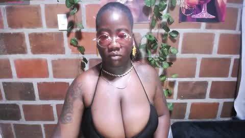 roos_veyker online show from May 1, 7:07 pm