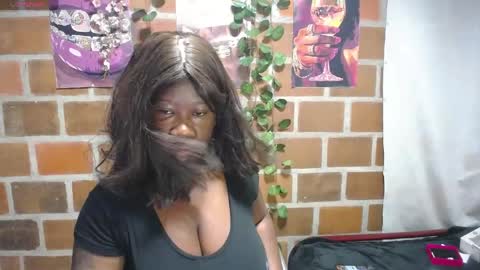 roos_veyker online show from May 28, 12:02 pm