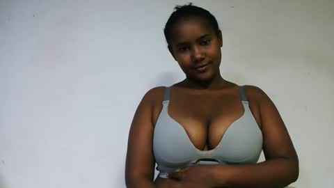 Snapshot of roosesexy chatting on June 4, 7:25 am roosesexy online show from June 4, 7:25 am
