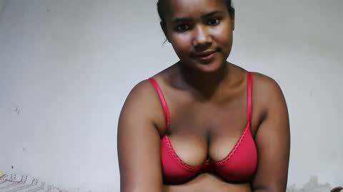 Snapshot of roosesexy chatting on June 6, 7:13 am roosesexy online show from June 6, 7:13 am