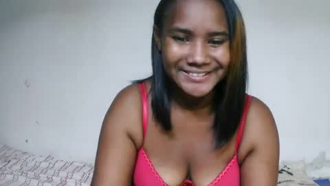 Snapshot of roosesexy chatting on June 15, 7:43 am roosesexy online show from June 15, 7:43 am