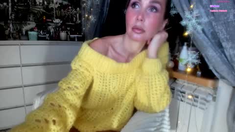 Snapshot of rora_ chatting on December 22, 11:02 pm Aurora online show from December 22, 11:02 pm