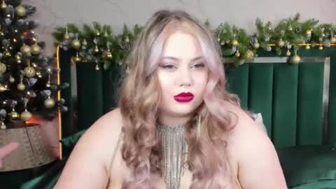 Snapshot of rosa1ia chatting on December 15, 9:46 am Chloe online show from December 15, 9:46 am