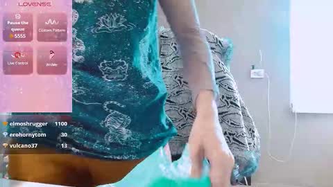 Snapshot of rosa843850 chatting on November 14, 12:04 pm rosa843850 online show from November 14, 12:04 pm