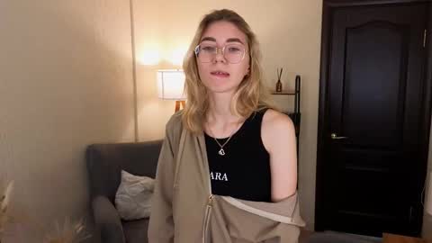 Emma online show from October 8, 8:01 am