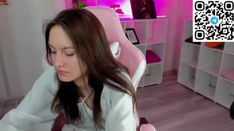 Snapshot of rosa_vaughn chatting on March 18, 8:39 am Viola online show from March 18, 8:39 am