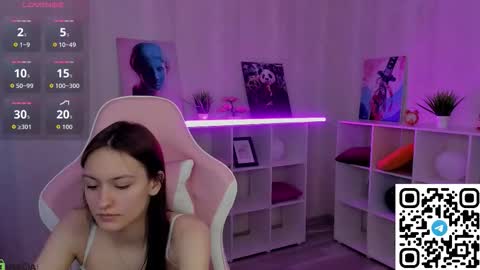 Snapshot of rosa_vaughn chatting on March 25, 8:53 am Viola online show from March 25, 8:53 am