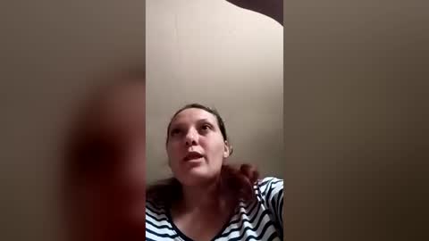 Snapshot of rosahmay chatting on July 1, 7:43 am rosahmay online show from July 1, 7:43 am