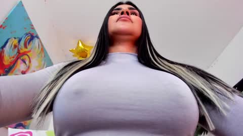 ROSALIA insta rosalia 10hoot online show from January 7, 9:57 pm