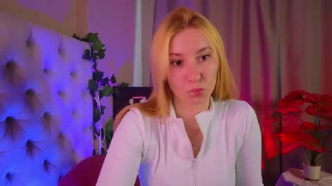 Snapshot of rosaliehandley chatting on June 3, 8:50 am rosaliehandley online show from June 3, 8:50 am