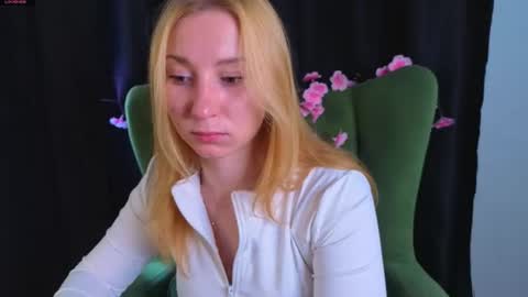 Snapshot of rosaliehandley chatting on June 12, 6:45 am rosaliehandley online show from June 12, 6:45 am