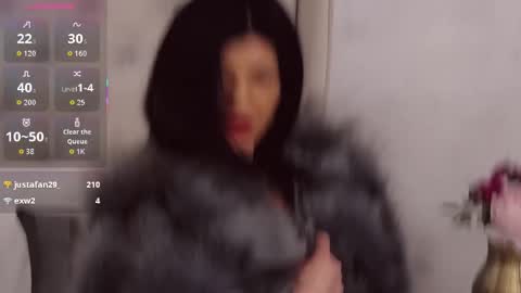 Snapshot of rosalienorman chatting on December 18, 6:47 pm Rosalie online show from December 18, 6:47 pm