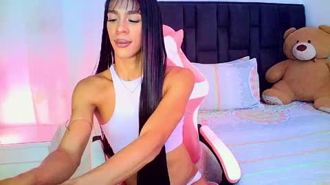 Snapshot of rosalindasexy chatting on April 9, 6:19 am Rosalinda online show from April 9, 6:19 am
