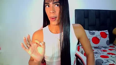 Snapshot of rosalindasexy chatting on June 4, 9:54 pm Rosalinda online show from June 4, 9:54 pm