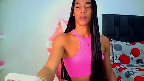 Snapshot of rosalindasexy chatting on June 10, 2:23 am Rosalinda online show from June 10, 2:23 am