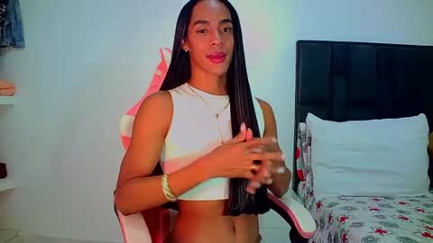Snapshot of rosalindasexy chatting on June 18, 4:02 am Rosalinda online show from June 18, 4:02 am