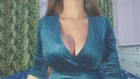 Snapshot of rosalniils chatting on December 12, 6:42 pm RosalNiils online show from December 12, 6:42 pm