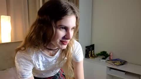 Snapshot of rosalvaulman chatting on December 2, 3:18 pm Kylie online show from December 2, 3:18 pm