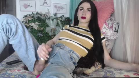 daniela garcia online show from December 10, 1:44 pm