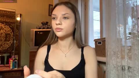 Mona online show from December 14, 1:05 pm