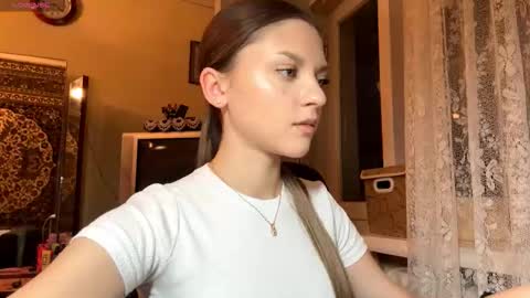 Mona online show from December 16, 2:11 pm