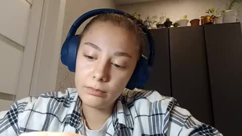 Kiki online show from October 3, 6:54 am
