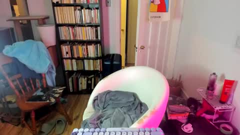 rose257044 online show from September 16, 8:10 pm