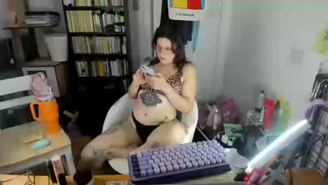 rose257044 online show from October 11, 6:39 pm