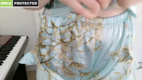 rose77782 online show from January 13, 3:15 pm