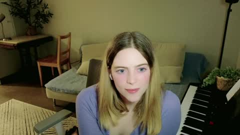 rose77782 online show from April 28, 2:27 am