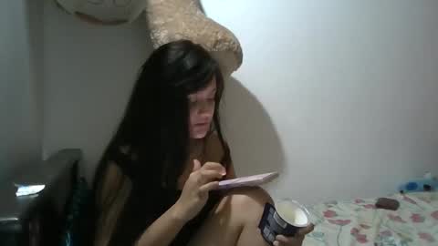 Snapshot of rose_077 chatting on June 6, 3:33 am Rose online show from June 6, 3:33 am