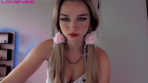 rose__luck online show from September 15, 10:59 am