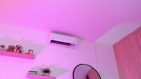 Snapshot of rose__saenz chatting on April 7, 8:09 pm Rose Saenz online show from April 7, 8:09 pm